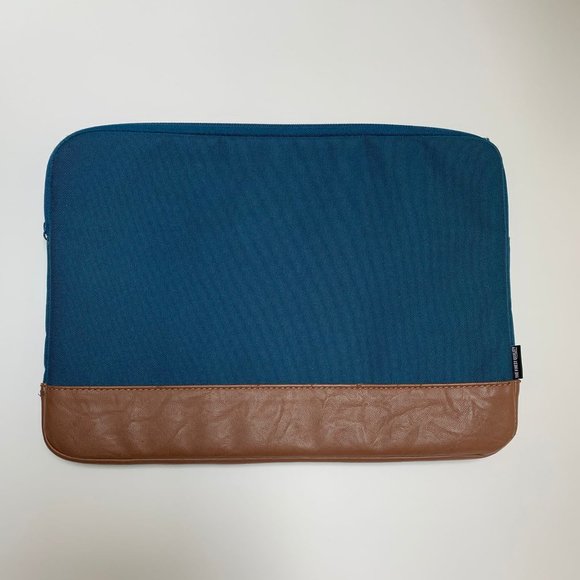 Herschel 13" Laptop/Tablet Sleeve - Picture 2 of 9